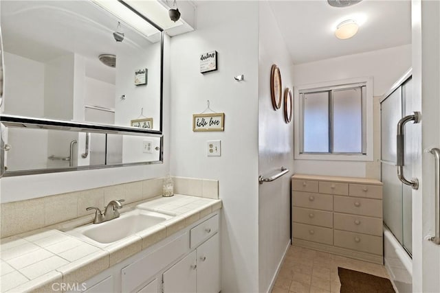 57795 El Dorado Dr, Yucca Valley, CA 92284 - bathroom with vanity and enclosed tub / shower combo