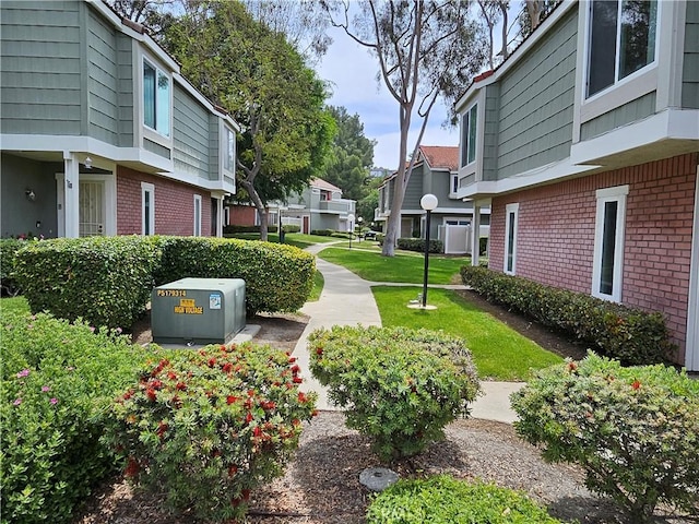 1060 Golden Springs Dr Unit B, Diamond Bar, CA 91765 - view of home's community with a yard and a residential view