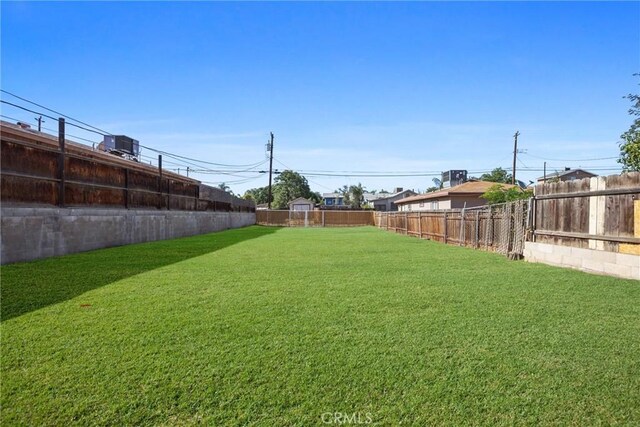 326 Water St, Bakersfield, CA 93305 - view of fenced backyard