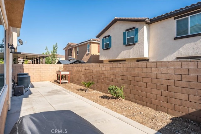 691 Lourdes Ln, Rialto, CA 92376 - photo 39