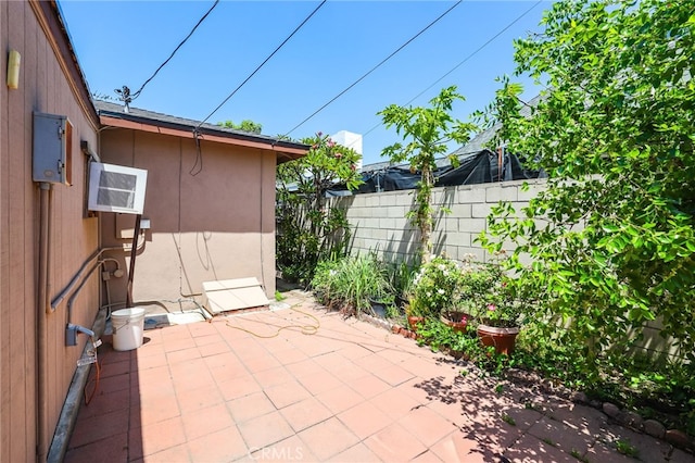 1002 N Iroquois Ave, Anaheim, CA 92801 - view of patio / terrace