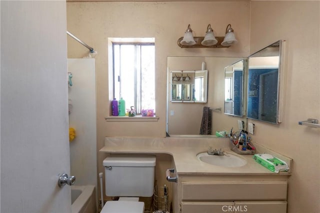 4760 Crest Ave, Riverside, CA 92503 - bathroom featuring vanity and washtub / shower combination