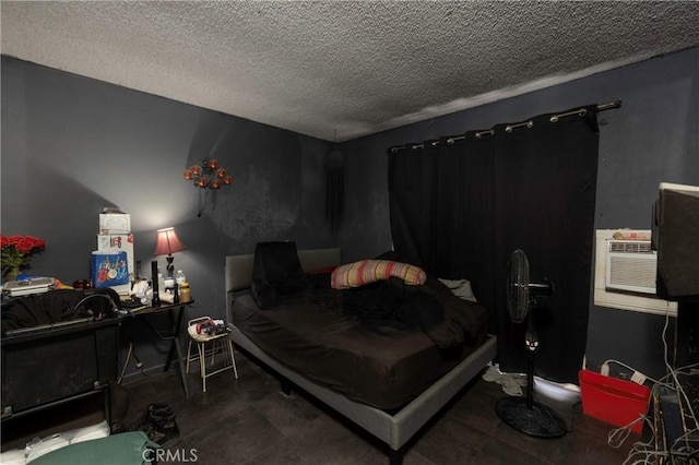 4760 Crest Ave, Riverside, CA 92503 - bedroom featuring a textured ceiling