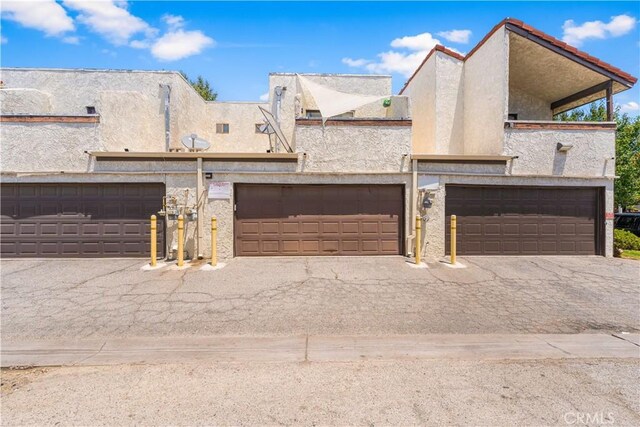 9525 Sylmar Ave Unit 2, Panorama City, CA 91402 - view of front facade featuring stucco siding