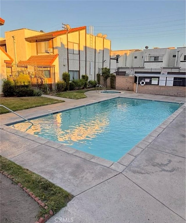 9525 Sylmar Ave Unit 2, Panorama City, CA 91402 - community pool with a residential view and a patio