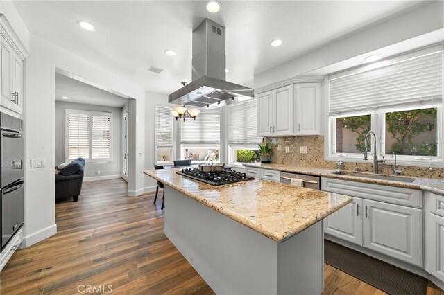 19025 Bayhill Ln, Huntington Beach, CA 92648 - photo 14