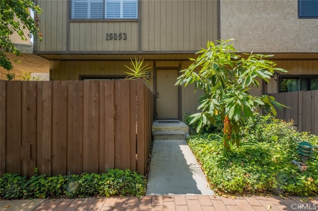 15053 Sherman Way Unit A, Van Nuys, CA 91405 - property entrance