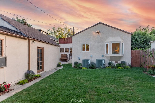 624 S Reese Pl, Burbank, CA 91506 - rear view of house featuring stucco siding