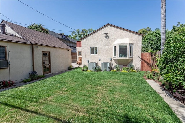 624 S Reese Pl, Burbank, CA 91506 - back of property featuring stucco siding