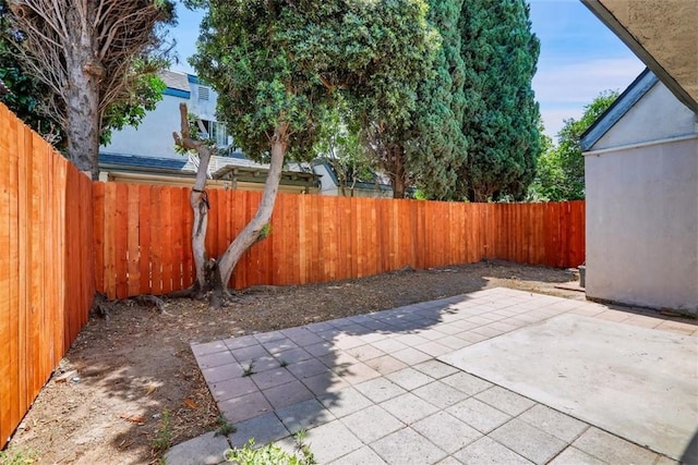 13895 Parkway Dr Unit 79, Garden Grove, CA 92843 - fenced backyard with a patio area