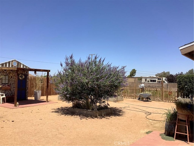 10578 Jamul Rd, Apple Valley, CA 92308 - view of yard featuring a patio area
