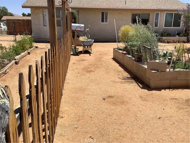 10578 Jamul Rd, Apple Valley, CA 92308 - view of yard featuring a vegetable garden