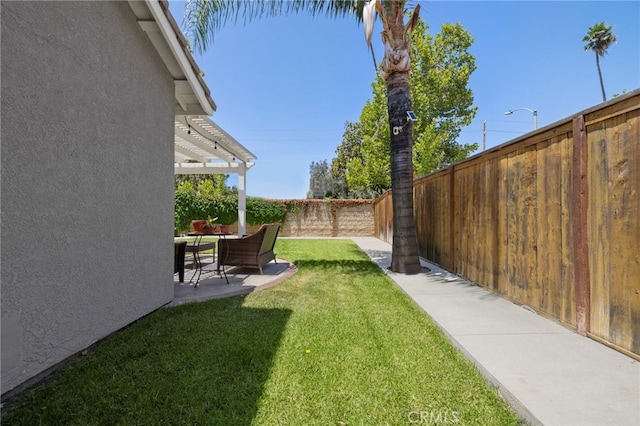 943 Miraflores Dr, Corona, CA 92882 - fenced backyard featuring a patio