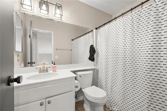 943 Miraflores Dr, Corona, CA 92882 - full bathroom featuring vanity and curtained shower