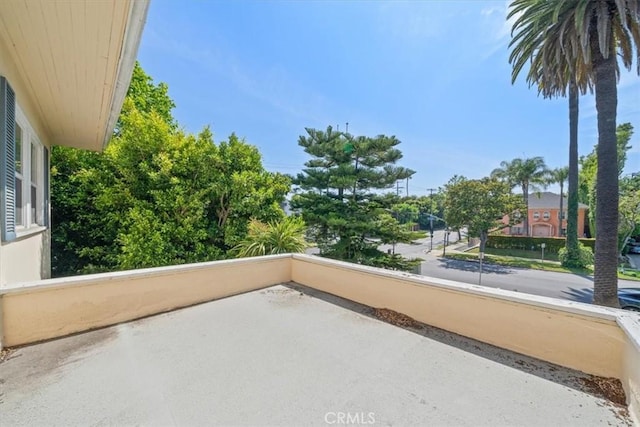 268 S Norton Ave, Los Angeles, CA 90004 - view of balcony