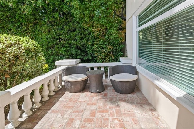 268 S Norton Ave, Los Angeles, CA 90004 - view of patio / terrace