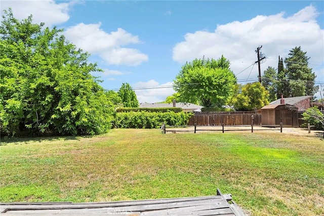 512 S Crawford Ave, Willows, CA 95988 - view of yard