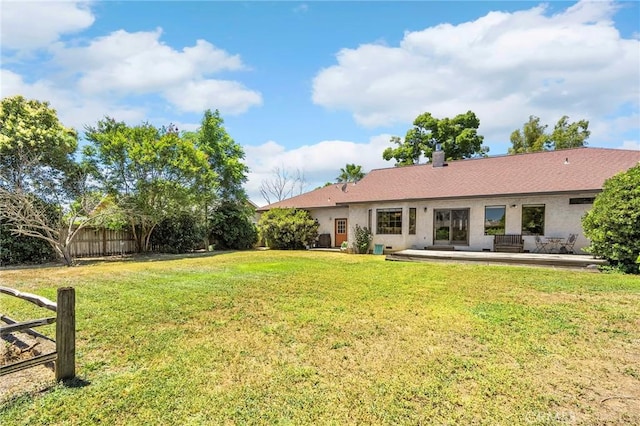 512 S Crawford Ave, Willows, CA 95988 - view of yard with a patio