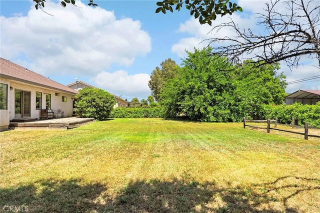 512 S Crawford Ave, Willows, CA 95988 - view of yard featuring a patio