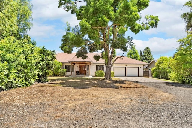 512 S Crawford Ave, Willows, CA 95988 - single story home with driveway and a garage
