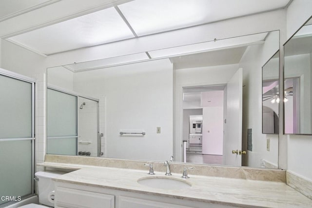 7211 Cozycroft Ave Unit 40, Winnetka, CA 91306 - full bathroom featuring vanity and ceiling fan