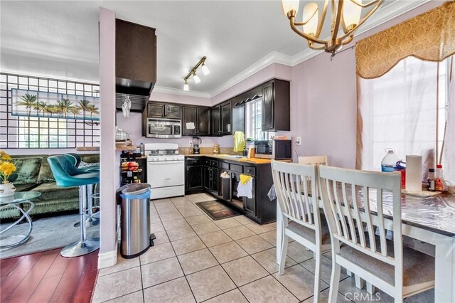 9203 Beach St, Los Angeles, CA 90002 - photo 11