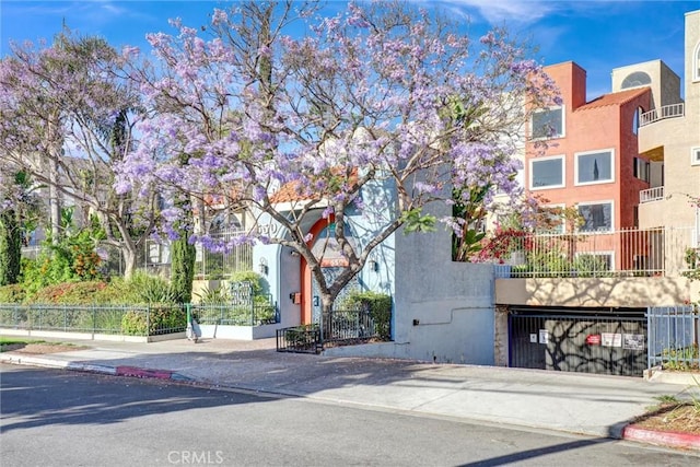 550 Orange Ave Unit 212, Long Beach, CA 90802 - view of front of home with stucco siding