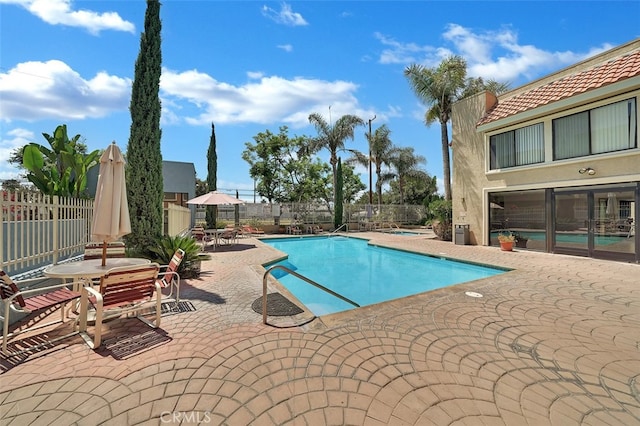 550 Orange Ave Unit 212, Long Beach, CA 90802 - community pool featuring a patio area