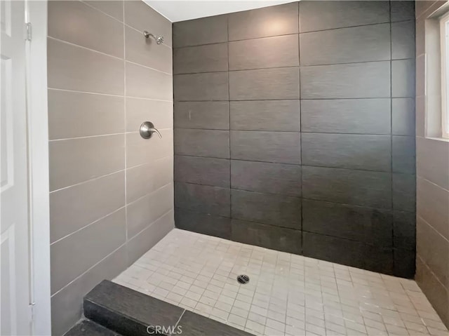 1564 Tanglewood Ln Unit 11, Escondido, CA 92029 - full bath featuring a tile shower