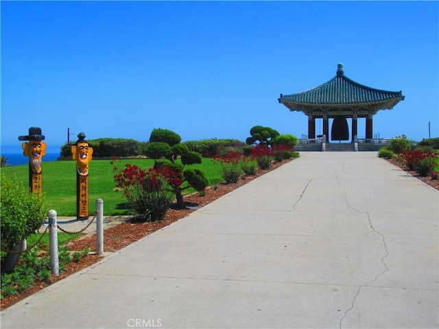3031 S Denison Ave, San Pedro, CA 90731 - surrounding community featuring a lawn and a gazebo