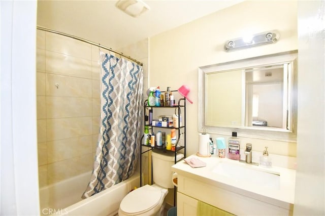 12828 Ramona Blvd Unit 96, Baldwin Park, CA 91706 - full bath with shower / tub combo with curtain and vanity