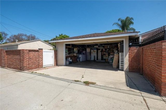 310 E Forhan St, Long Beach, CA 90805 - view of garage