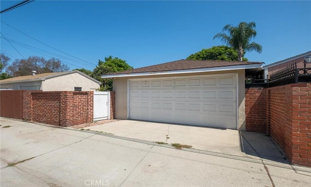 310 E Forhan St, Long Beach, CA 90805 - view of detached garage