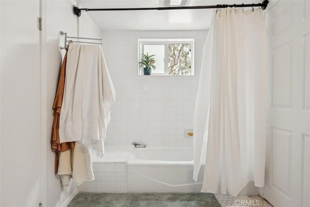 1780 Ocean Blvd, Pismo Beach, CA 93449 - bathroom featuring shower / tub combo with curtain