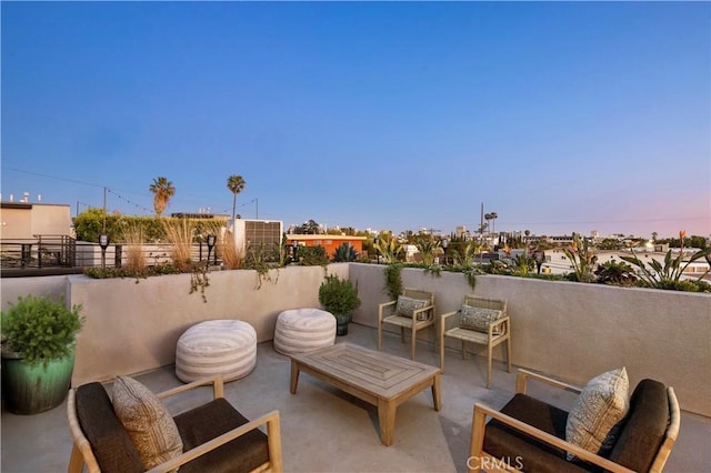 922 N Ridgewood Pl, Los Angeles, CA 90038 - view of patio