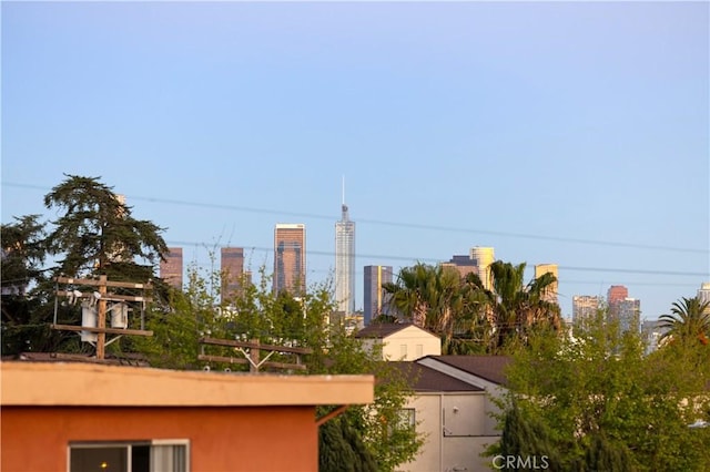 922 N Ridgewood Pl, Los Angeles, CA 90038 - view of city skyline