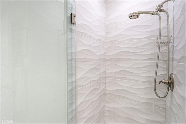 2358 Via Mariposa E Unit B, Laguna Woods, CA 92637 - full bathroom featuring a tile shower