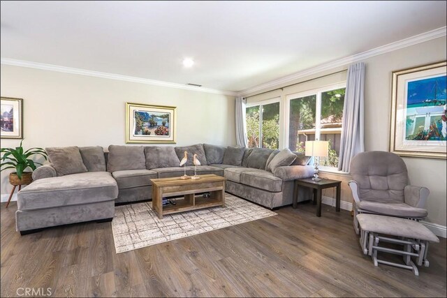 2358 Via Mariposa E Unit B, Laguna Woods, CA 92637 - living room featuring wood finished floors and crown molding