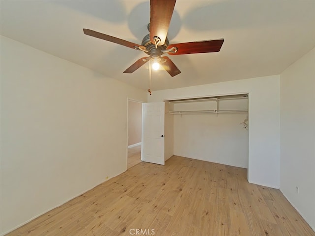 16069 Vine St, Hesperia, CA 92345 - unfurnished bedroom with light wood-style floors, a closet, and ceiling fan