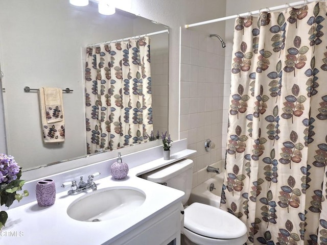386 Otono Ct, Camarillo, CA 93012 - bathroom with vanity and shower / tub combo