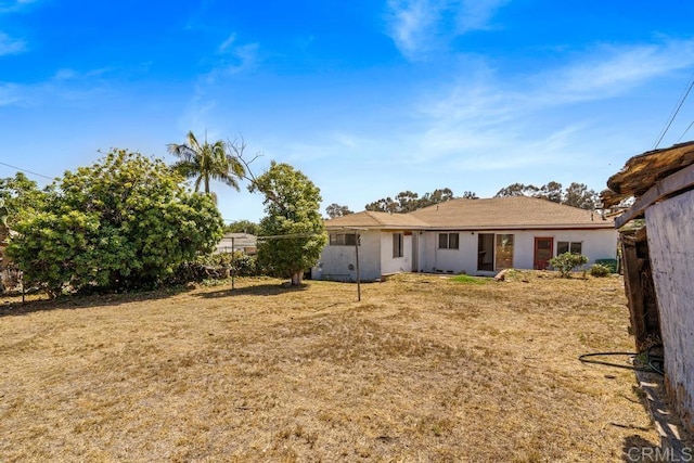 855 Quail St, San Diego, CA 92102 - back of property featuring a yard