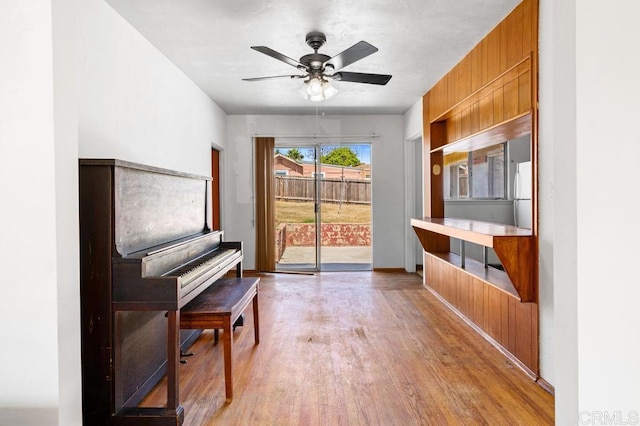 855 Quail St, San Diego, CA 92102 - living area featuring light wood-type flooring and a ceiling fan