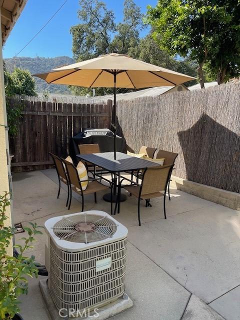 3257 Honolulu Ave, Glendale, CA 91214 - view of patio featuring outdoor dining area
