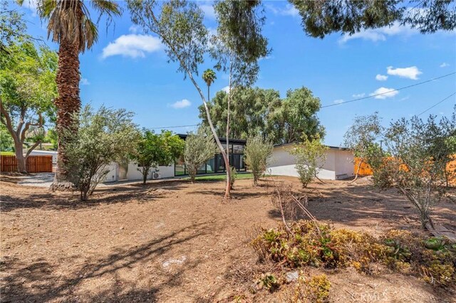 151 Barret Rd, Riverside, CA 92507 - view of yard