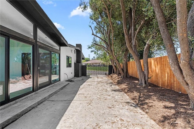 151 Barret Rd, Riverside, CA 92507 - view of yard with a gate
