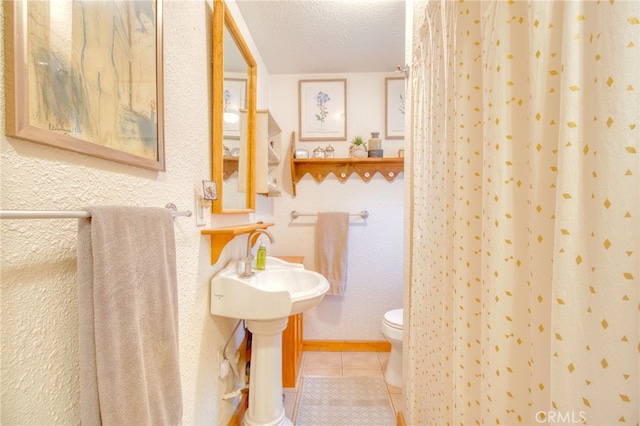 1815 Thrush Rd, Wrightwood, CA 92397 - full bathroom with tile patterned floors, a textured ceiling, and curtained shower