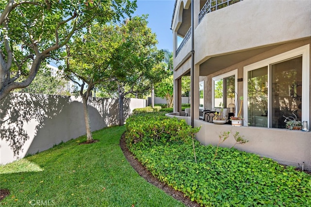 29 Baycrest Ct Unit 16, Newport Beach, CA 92660 - view of fenced backyard