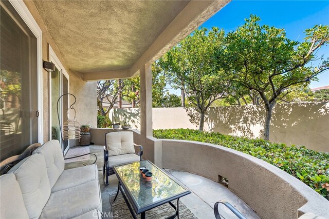 29 Baycrest Ct Unit 16, Newport Beach, CA 92660 - fenced backyard with outdoor lounge area