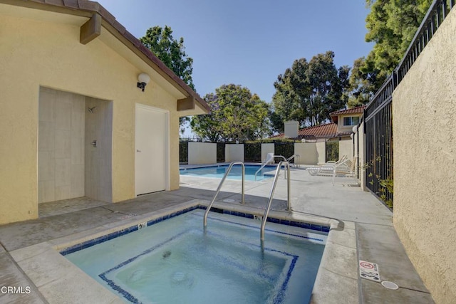 644 Orwell Ln, Ventura, CA 93003 - community pool featuring a hot tub and a patio area
