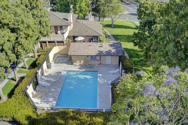 644 Orwell Ln, Ventura, CA 93003 - view from above of property featuring a pool